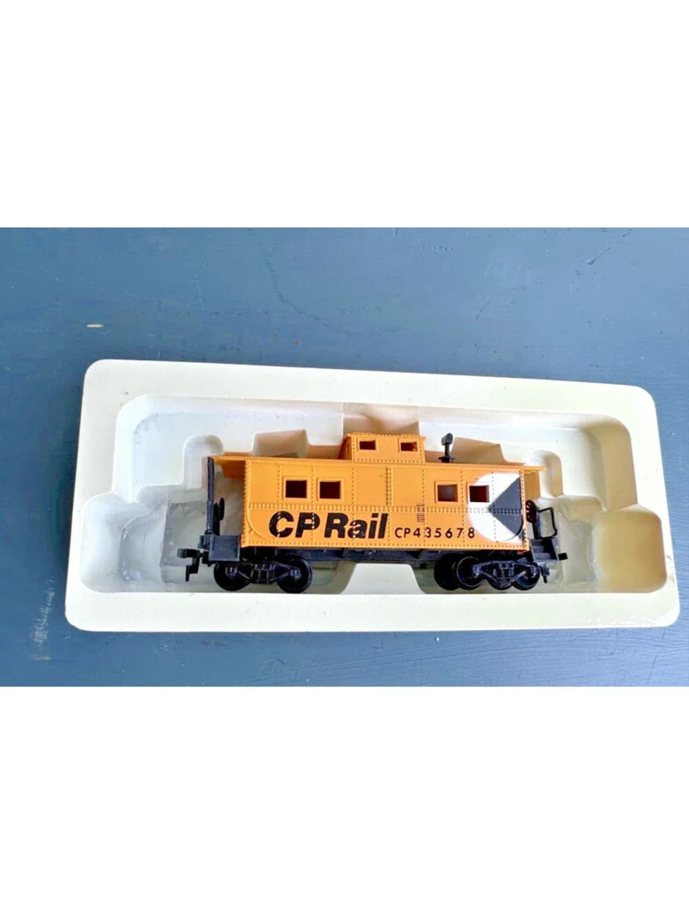 VINTAGE Life-Like HO Scale The Road Runner Train Set CP Rail Regional Mint Set